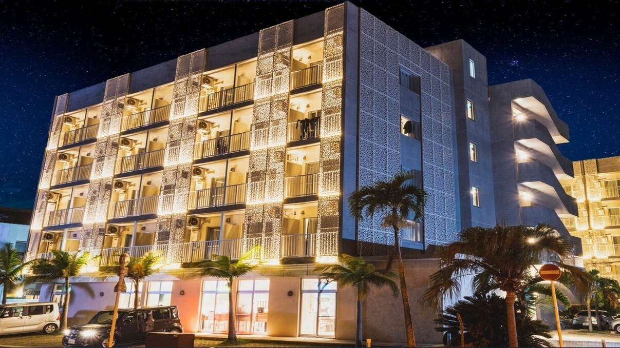 南国の夜は灯りまで心地いい