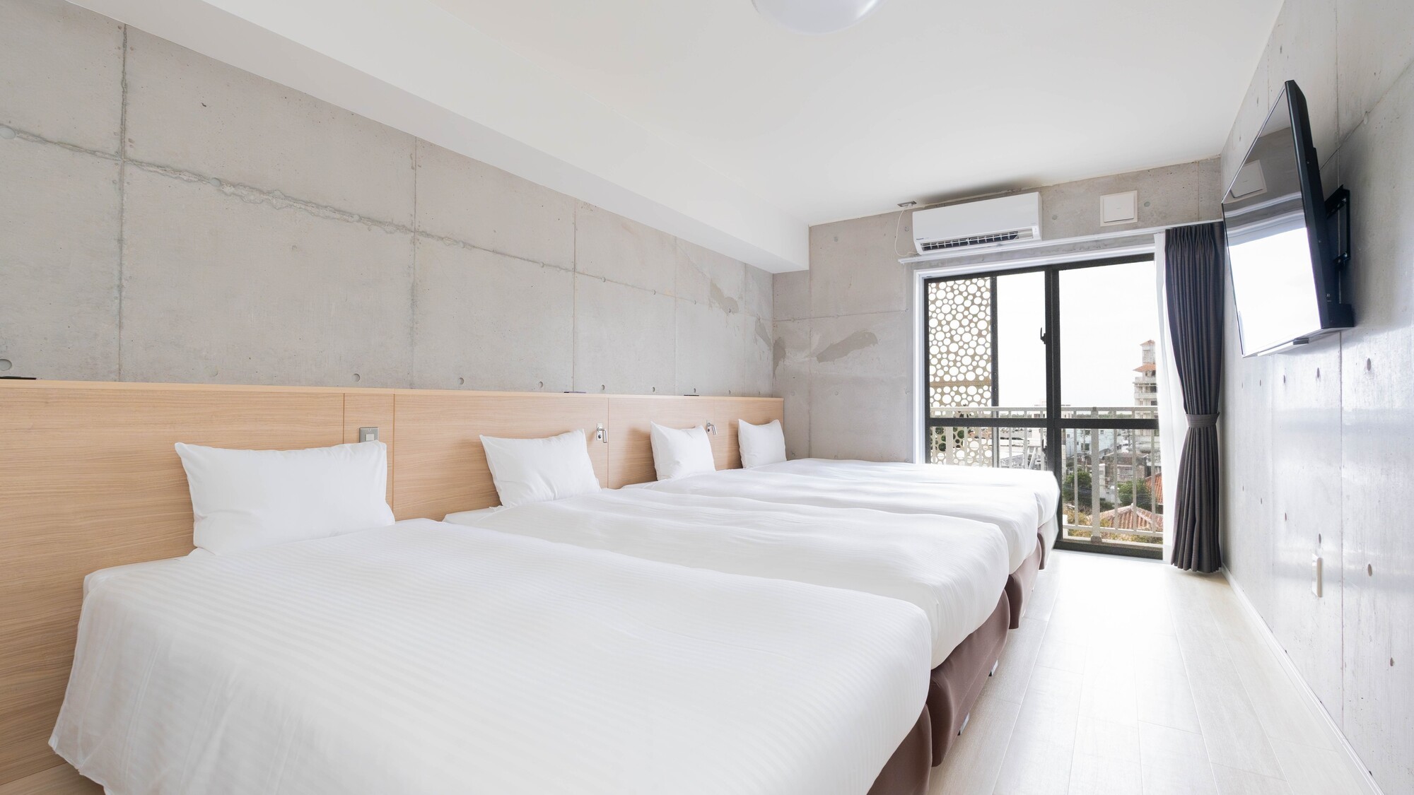 23㎡　シングルベッド4台（ベッド幅100cm）