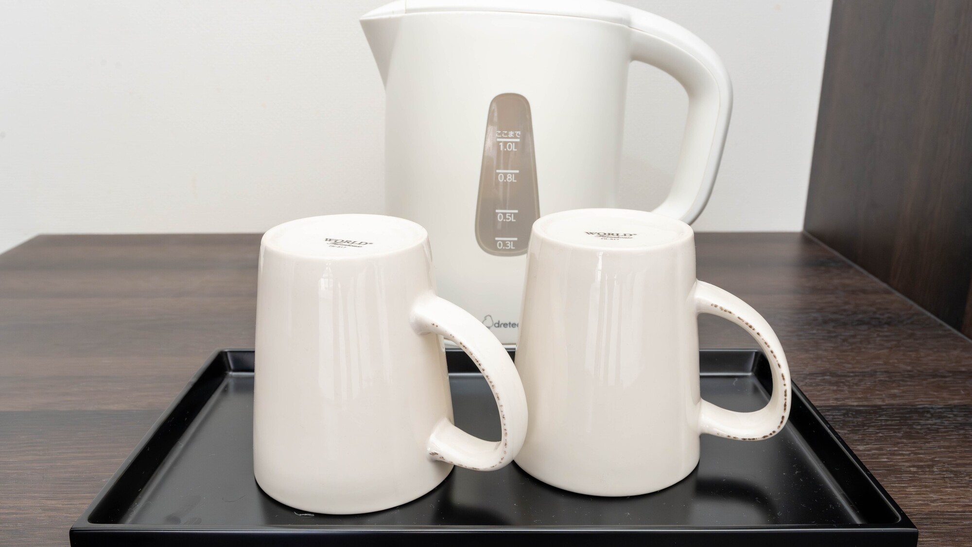 くつろぎのひとときに嬉しいケトルとマグカップ