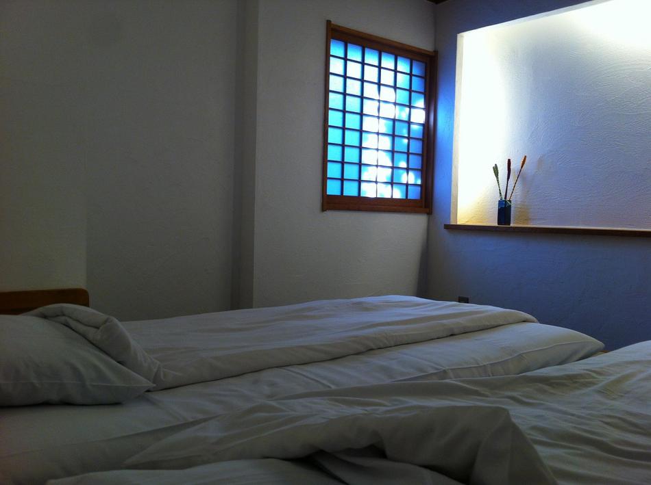 "Chitose" bed