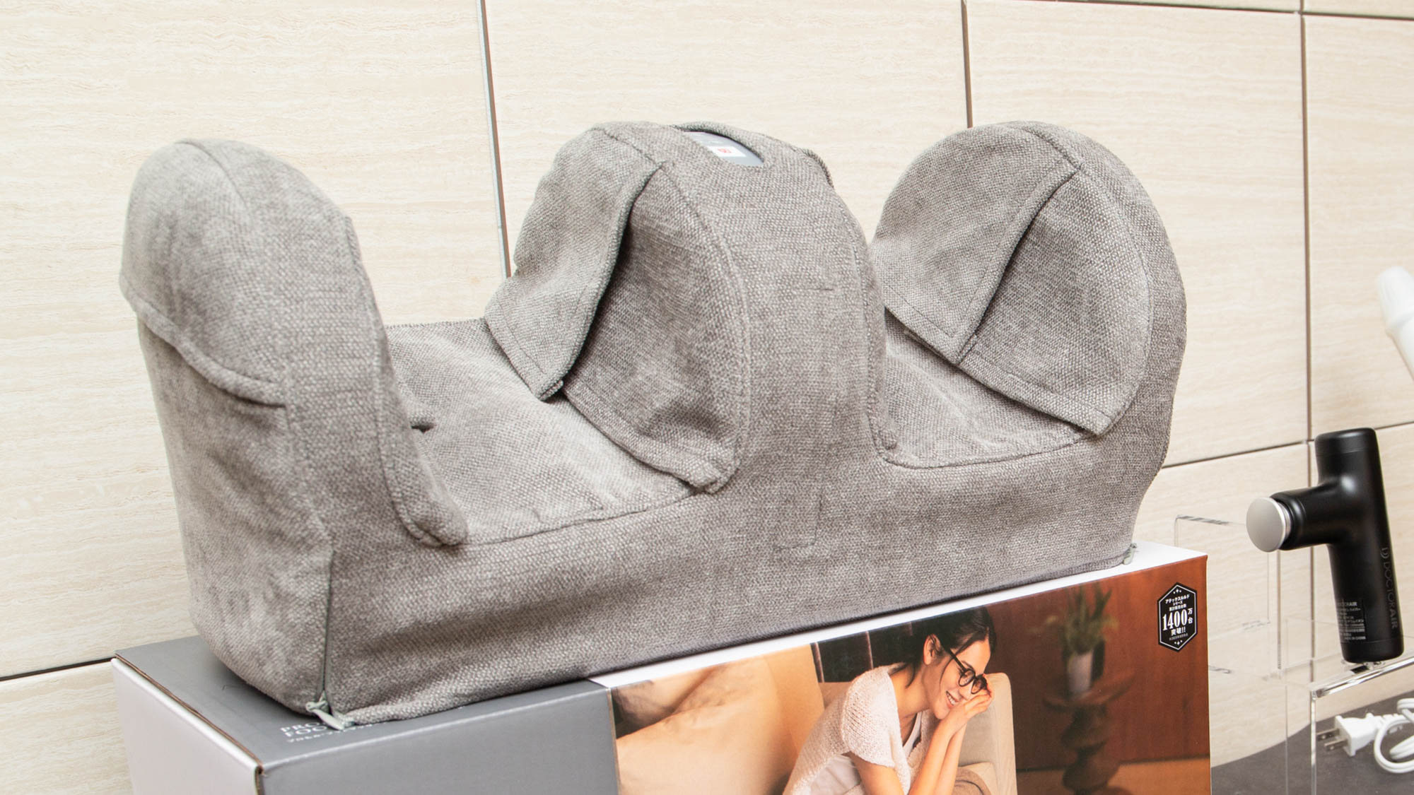 【フットマッサージャー】ホットマッサージができるフットエアマッサージャー。疲れた足を癒します。