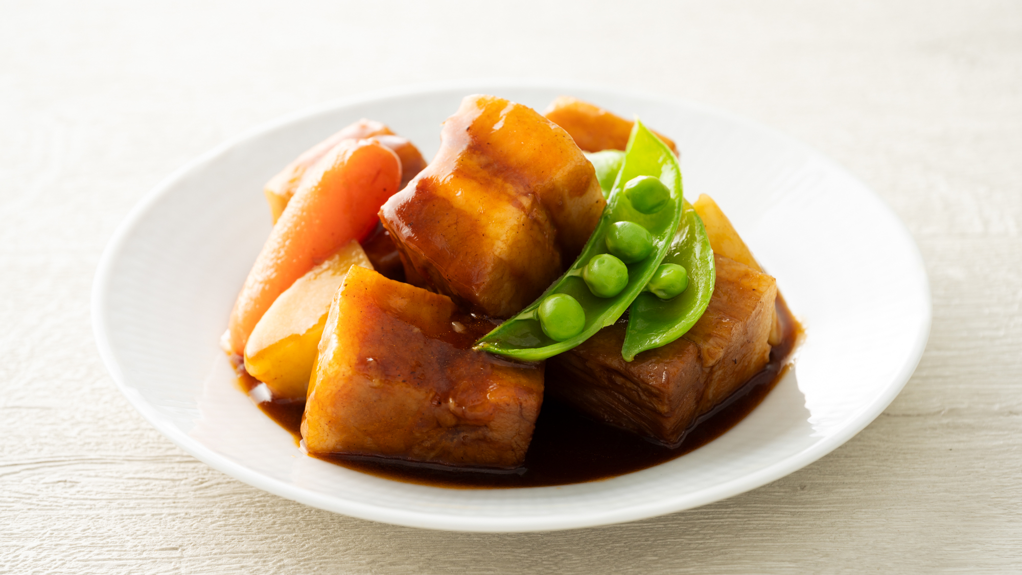 【東神田限定地産地消メニュー】（日替わり）江戸味噌で煮込んだホエー豚の煮込み