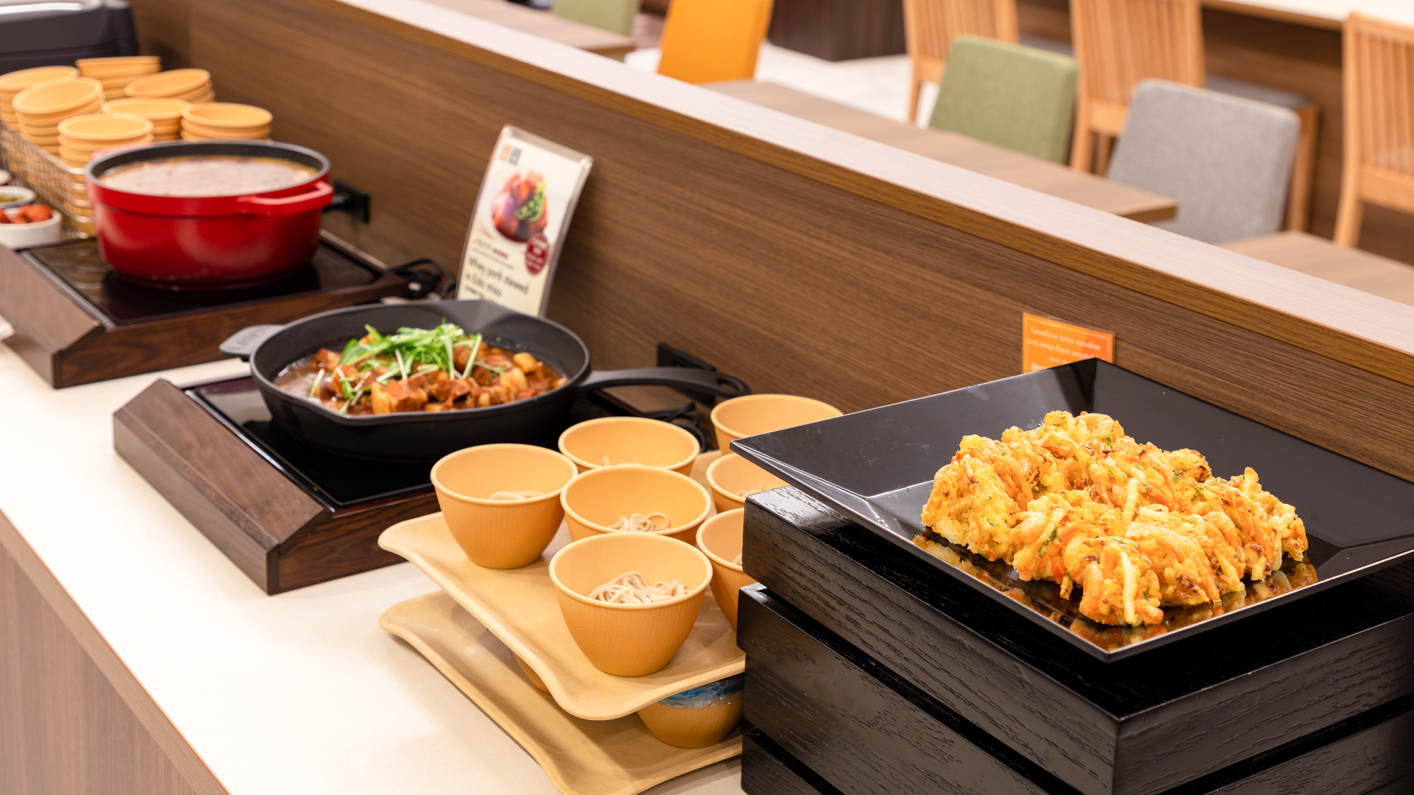 ホテルのある土地の食材を使用した地産地消のメニュー。旅先ならではの味をご堪能ください。