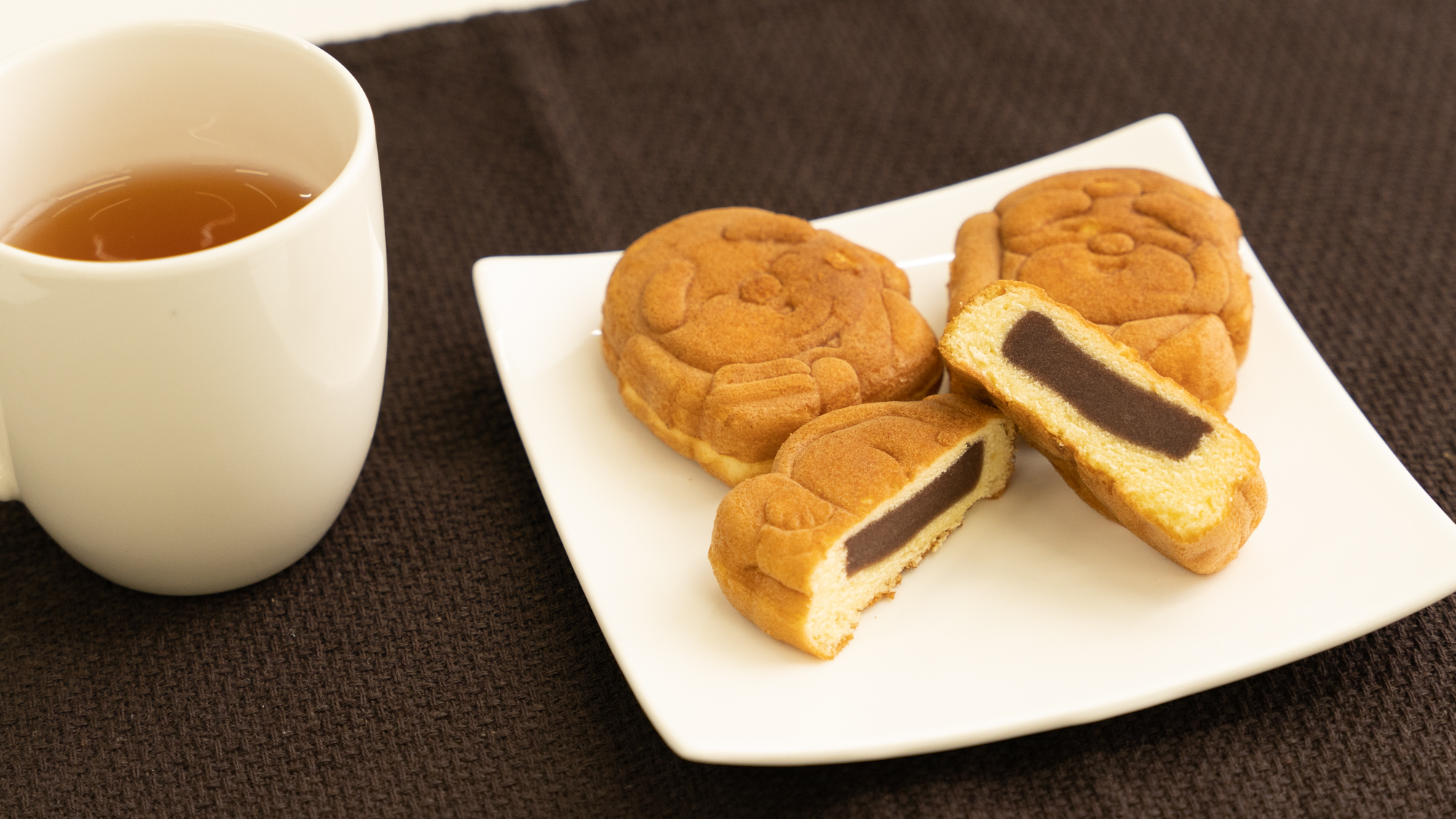 【Sweets Time】甘さ控え目なこしあんとやわらかいカステラ生地をお楽しみください（無料）