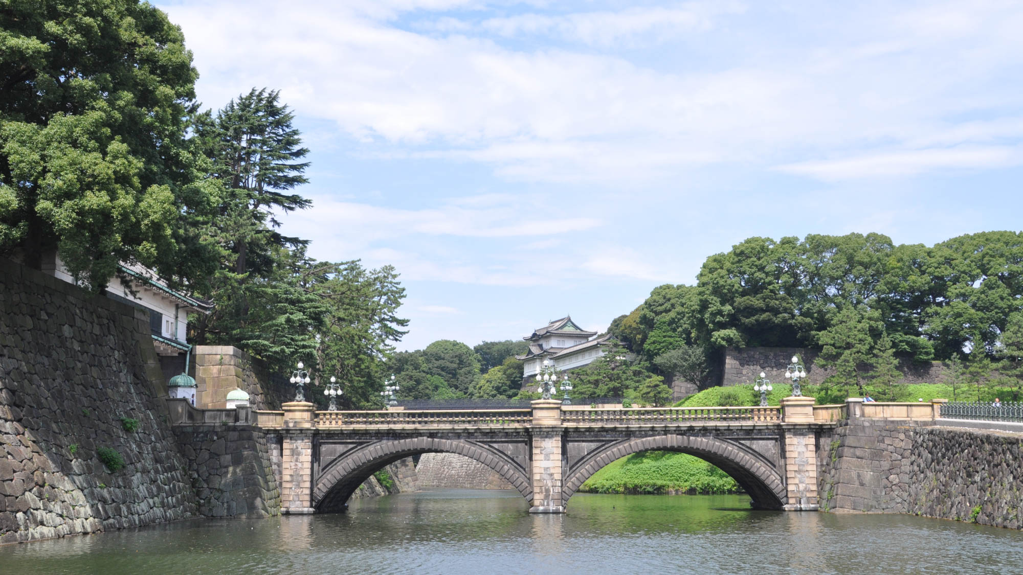 皇居（都営新宿線 馬喰横山駅まで徒歩約9分、馬喰横山駅より二重橋前駅まで約15分