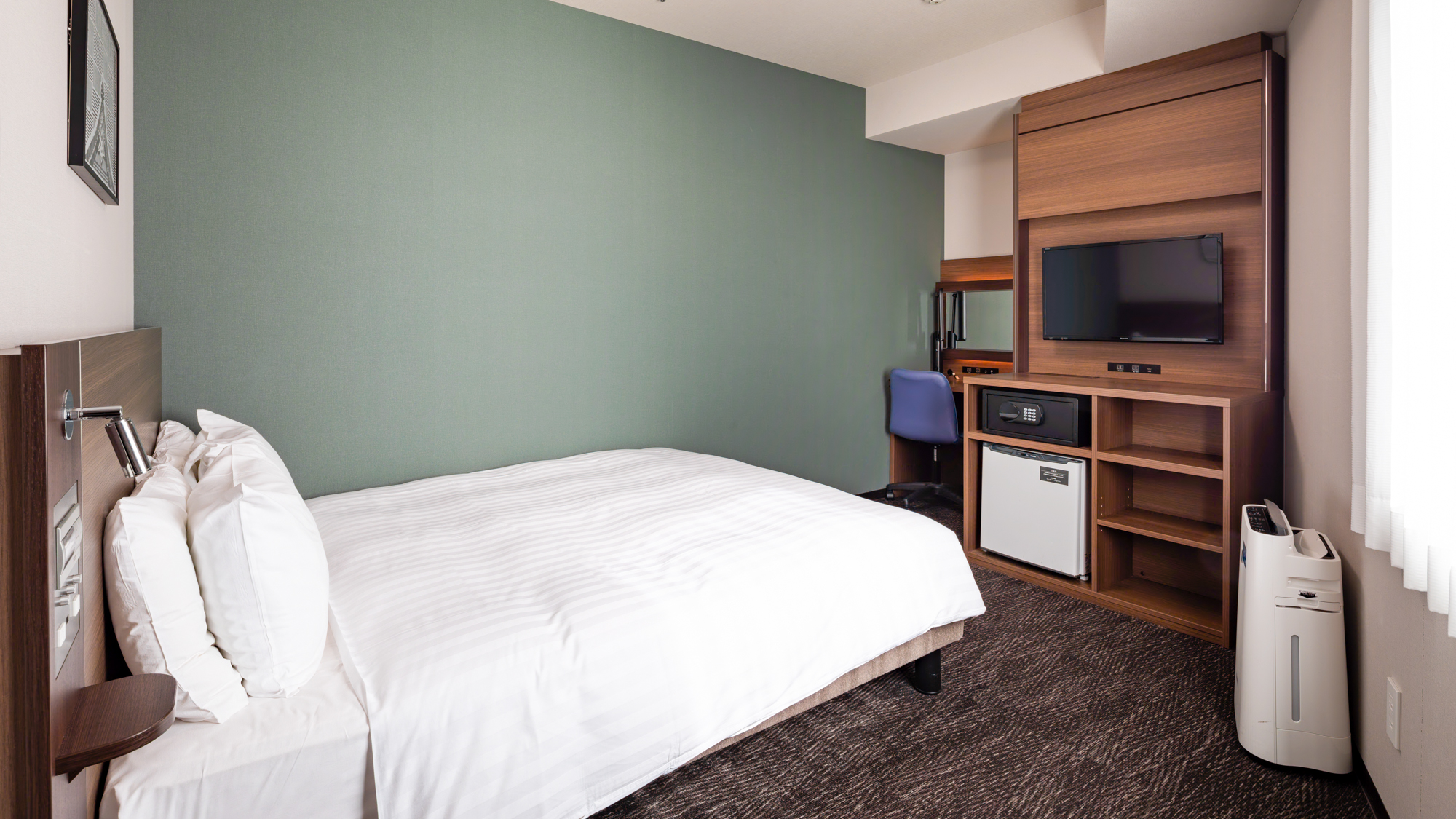 【1ベッドルーム】クイーンエコノミー1◆ベッド幅164cm◆広さ18～21平米