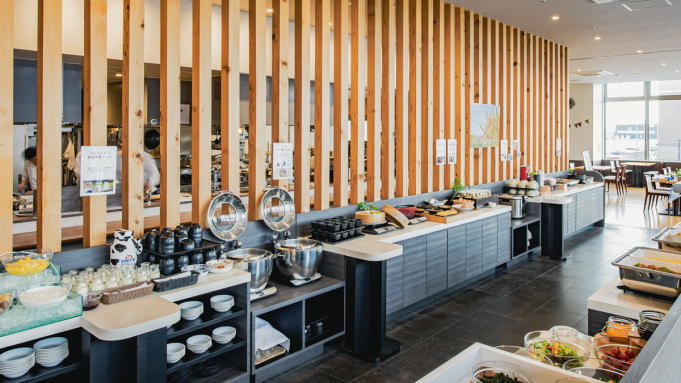 ■朝食営業／時間 5:45～10:00(LO. 9:30)和洋バイキング