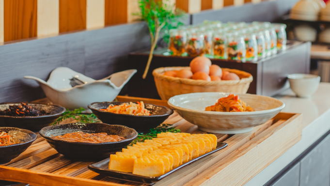 【朝食】ごはんのお供は「南蛮漬け」や「やわらか いか塩辛」など日替わりでご用意