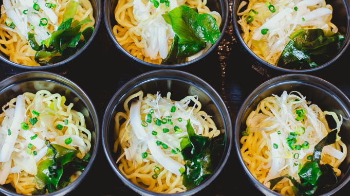 【朝食】ディナーでも人気！ホテル特製スープのラーメンを朝食用にアレンジ。磯香る「いか潮ラーメン」