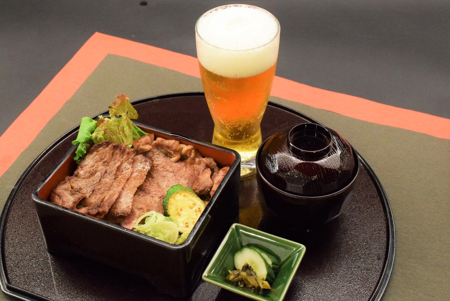 【ルームサービスのご夕食付】ステーキ重生ビールセット、準天然光明石温泉(人工)大浴場付宿泊プラン