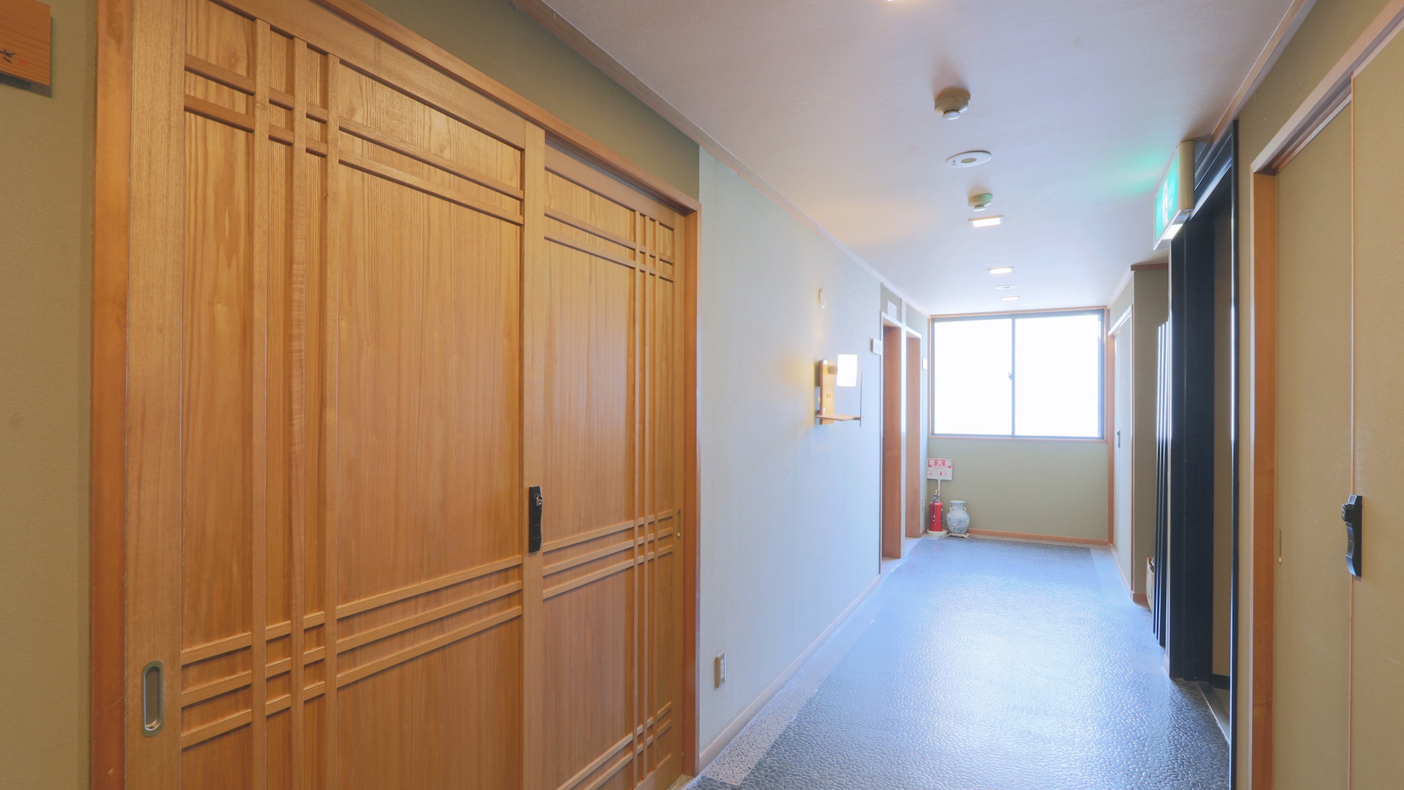 【館内イメージ】