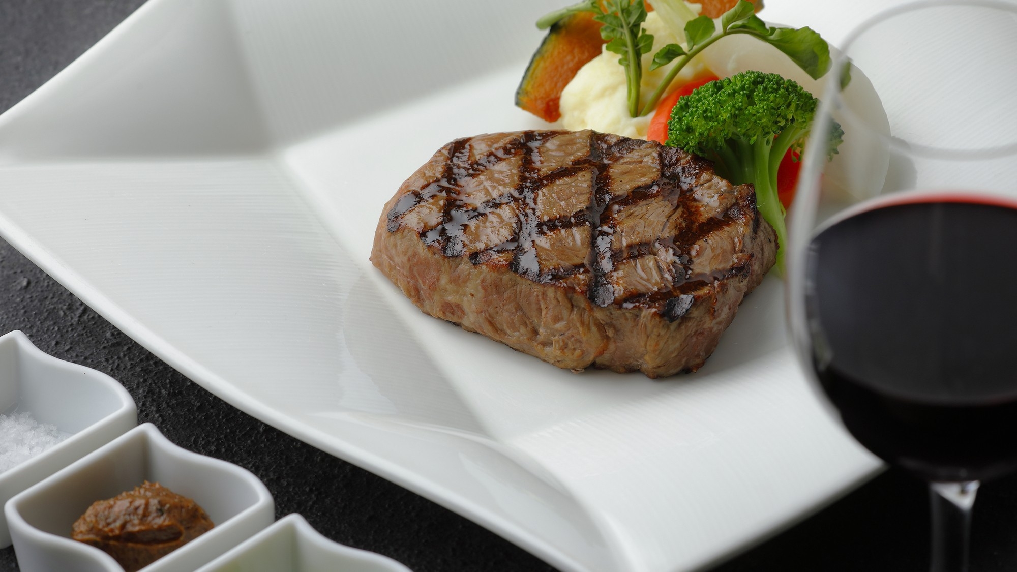 【シガリズム体験】近江牛を堪能！180gのグリルなど近江牛尽くしのコース(２食付) YOROKOBI