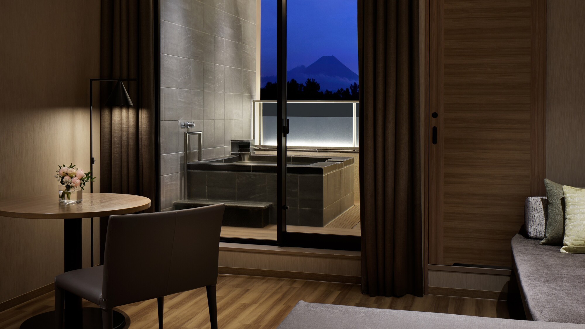 温泉露天風呂付 プレミアルーム(富士側)_ツイン_夕景