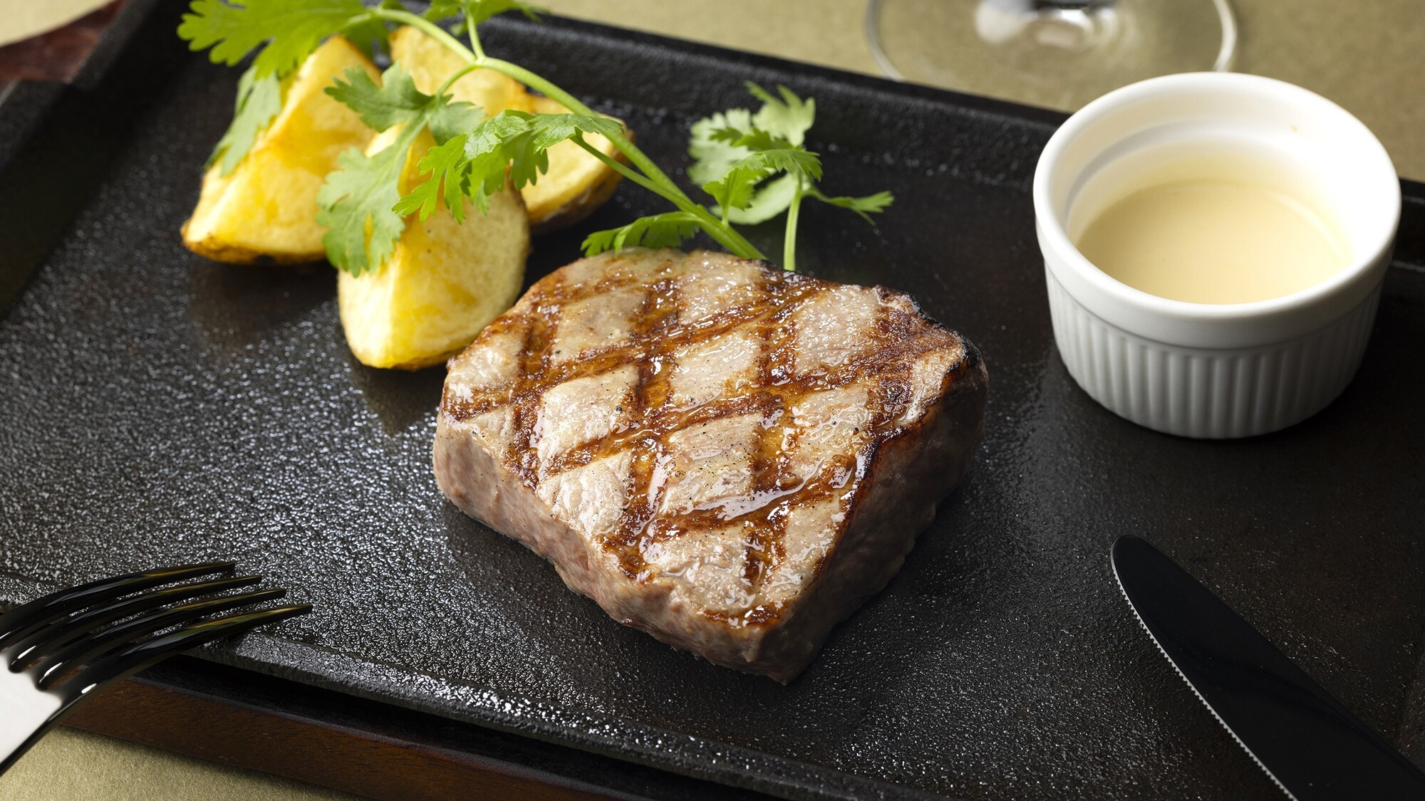 グリル：黒毛和牛サーロイン+2,500