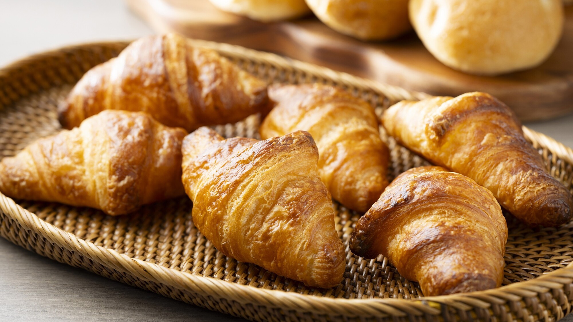 朝食ﾌﾞｯﾌｪには浅野屋のパンも並びます