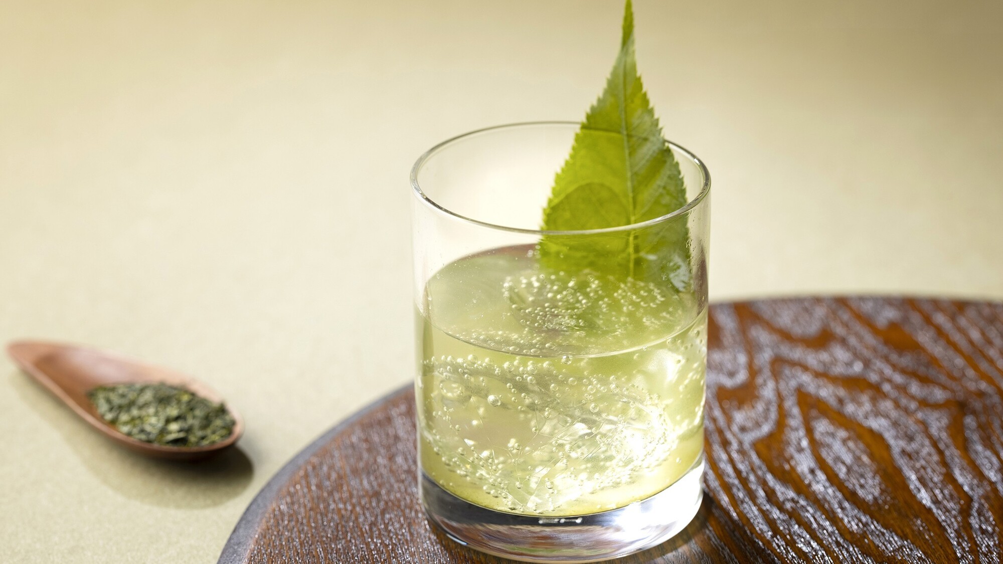 春おすすめカクテル/お茶トニック