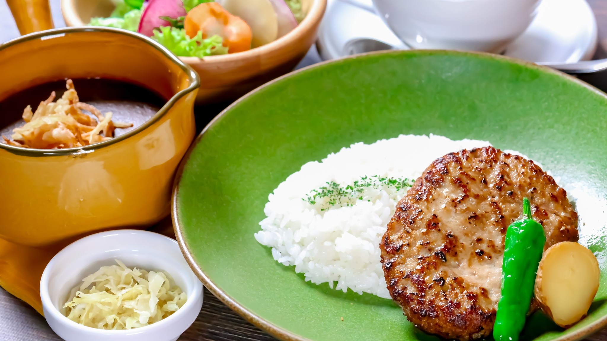 ランチ【そらち豚100％大地のハンバーグカレー】単品のみ1800円