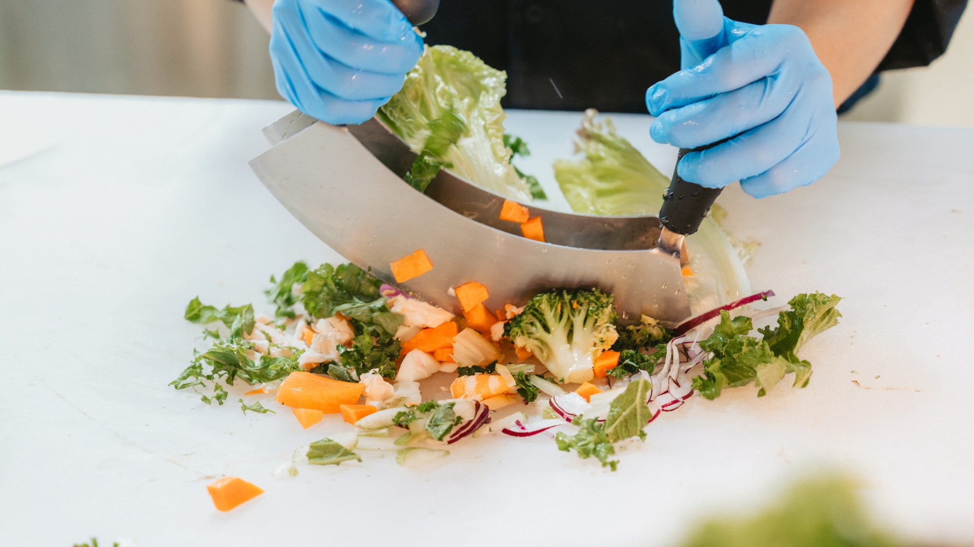 【朝食バイキング】イメージ　チョップドサラダ
