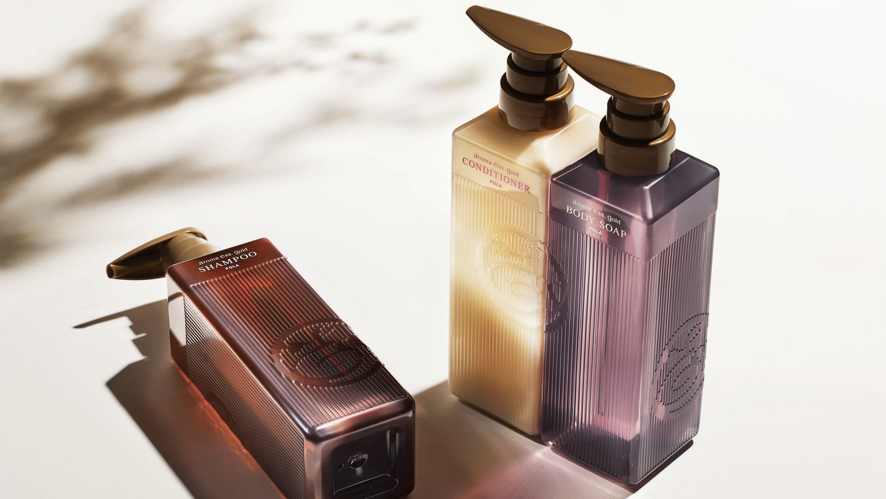 アロマエッセゴールド（シャンプー・コンディショナー・ボディーソープ）