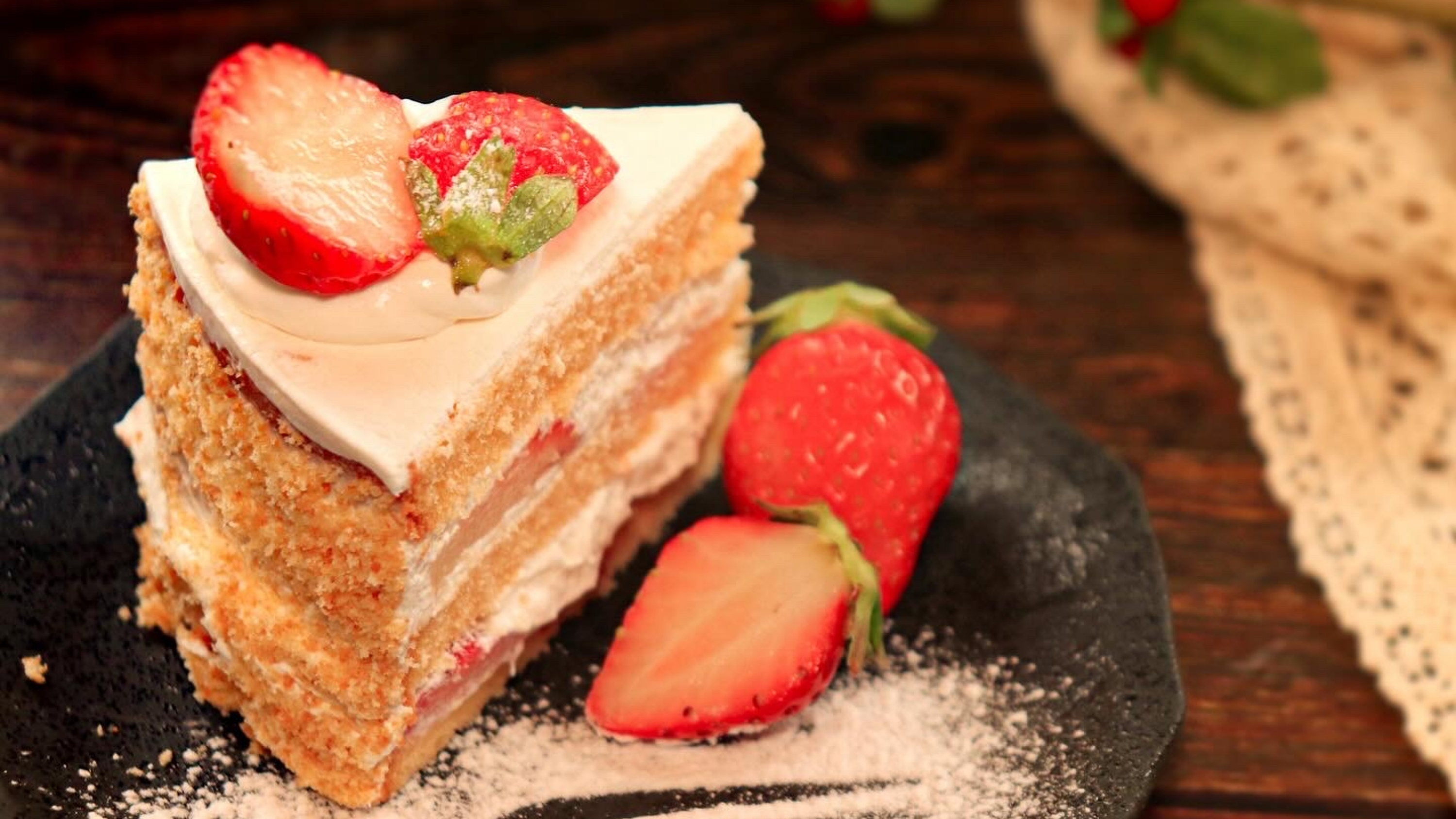 6/30まで！いちごスイーツフェア開催♪