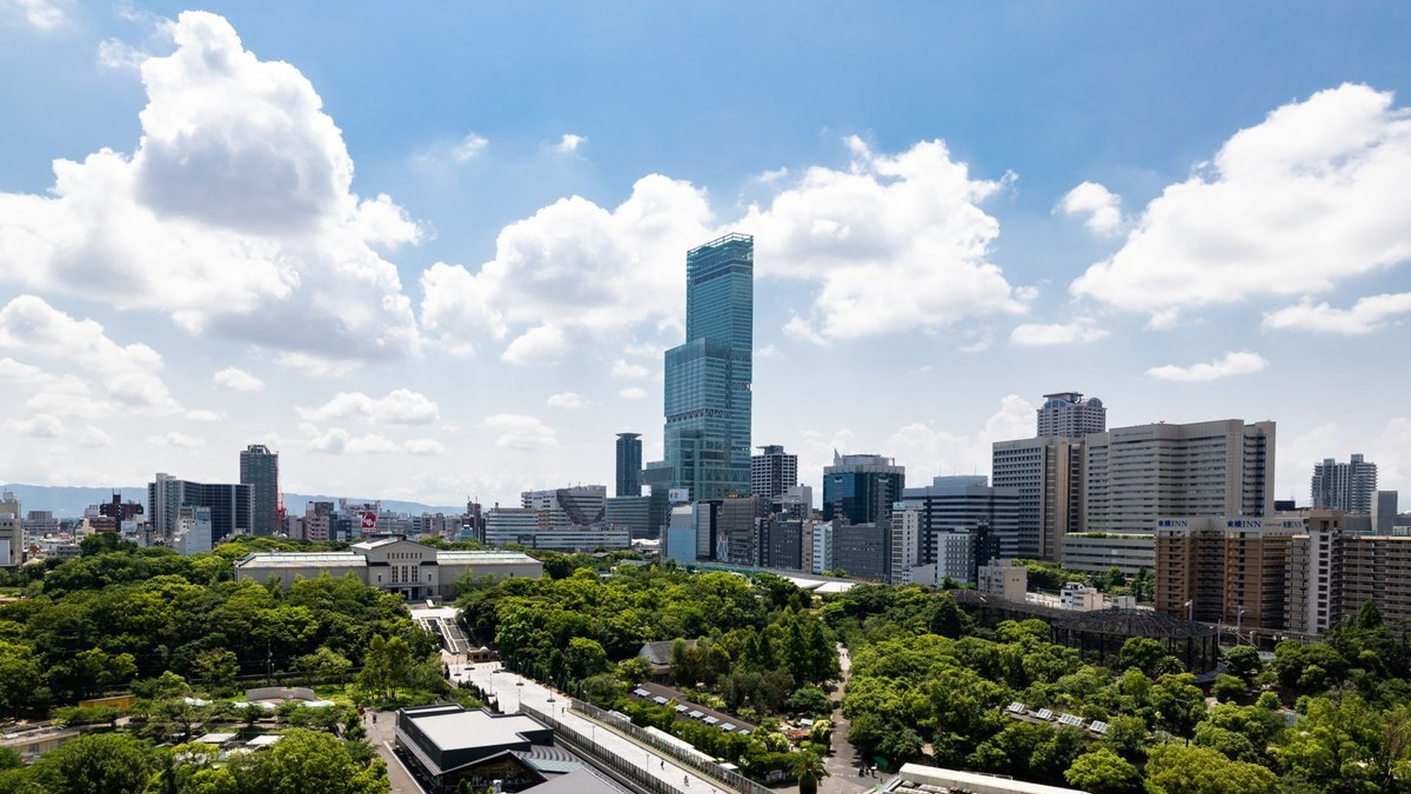 【天王寺】大阪で一番高いといわれるハルカス。展望台もあります。