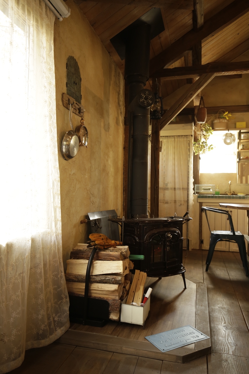 【4月〜】英国の小さなコテージ　ミルクティテラス