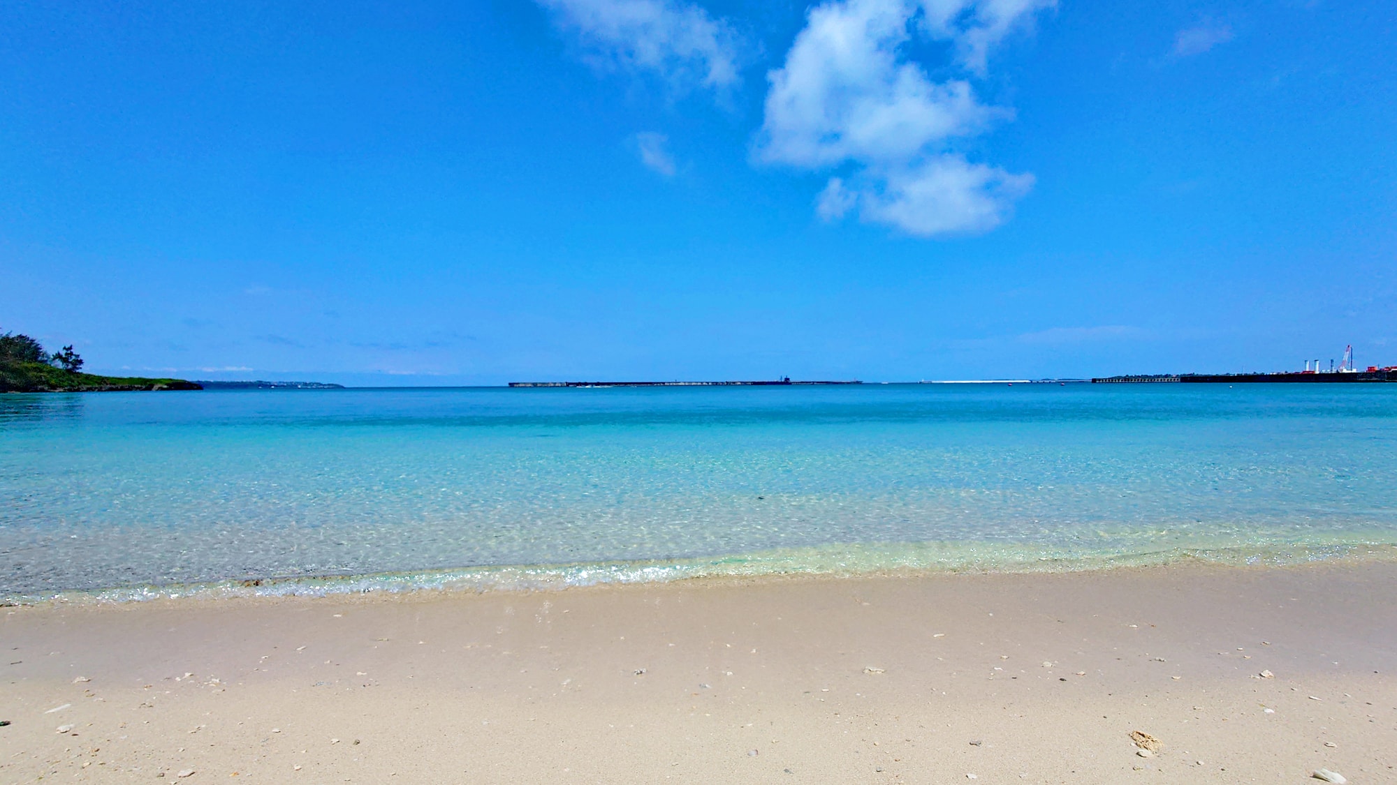 【パイナガマビーチ】市街地に近く気軽に楽しめます♪