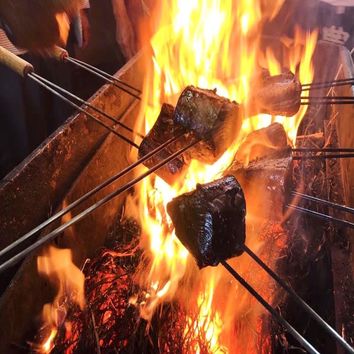 【カツオの藁焼き体験付】みんなでワイワイ昼食に鰹たたき体験 （朝食＋昼食体験券付）【こじゃんと旨い】