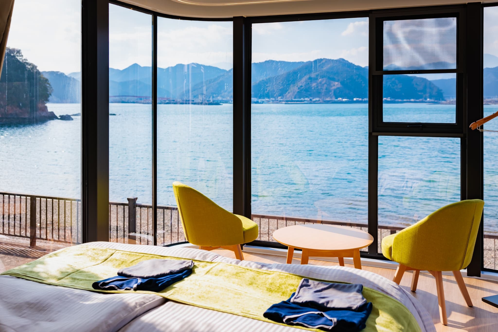 【1日1組限定｜4名利用】海と山の大パノラマを満喫！熊野牛と黒アワビ味わうグランピング＜1泊2食＞