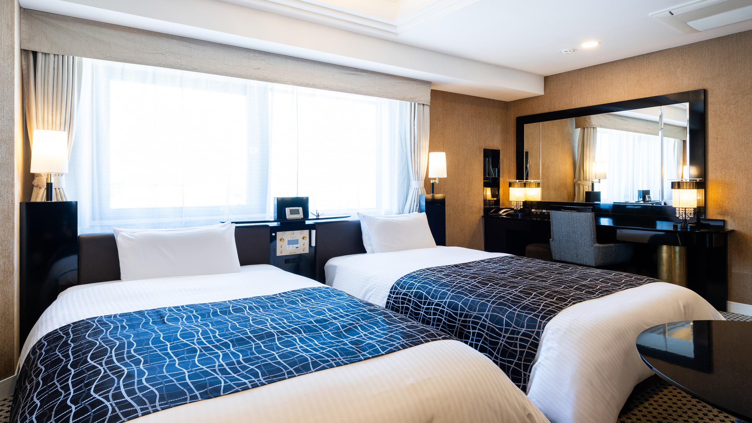 ジュニアスイートルーム（定員1-2名）/28㎡/ベッド幅120㎝&times;2台