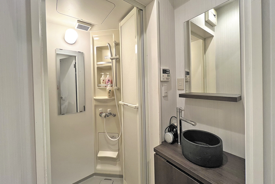 シャワールーム