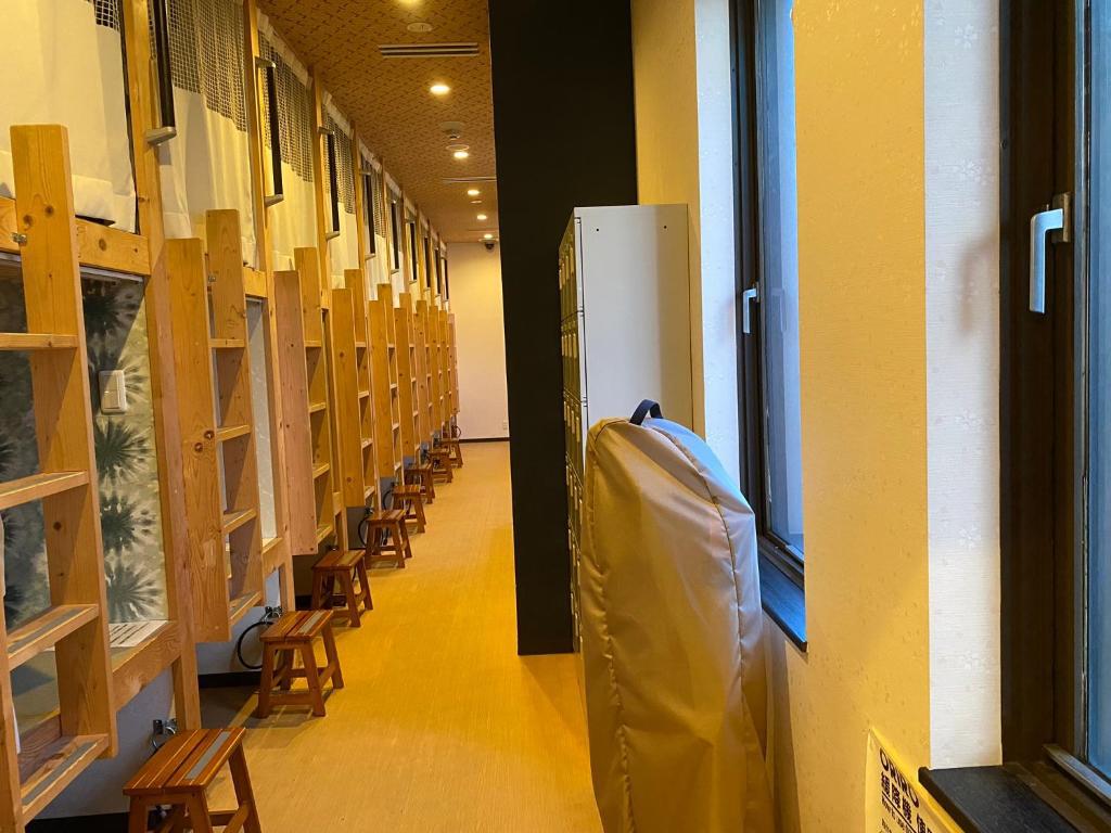 ドミトリールーム　男女共用　二段ベッド1名分