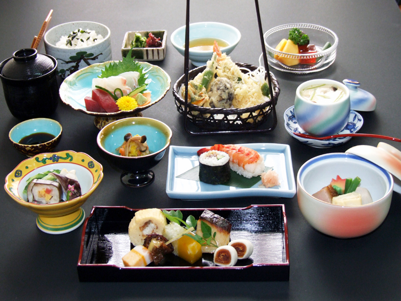◆◇京町家でゆっくり夕食◇◆京都の老舗泉仙のミニ懐石料理をお楽しみください