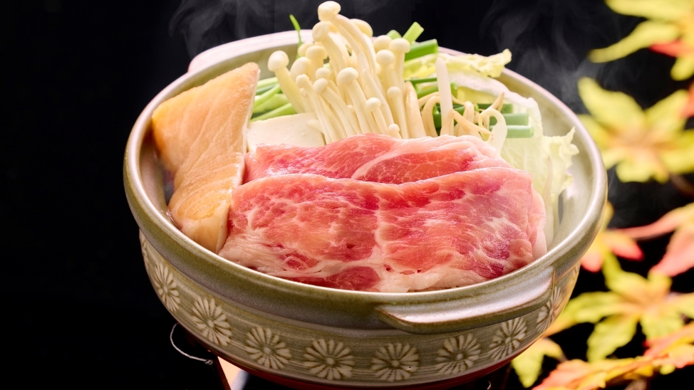 【秋味うまいもん会席】 越乃黄金豚と銀鮭の味噌鍋・鰈の朴葉焼き・旬のお造りを満喫★夕食会場/宴会場