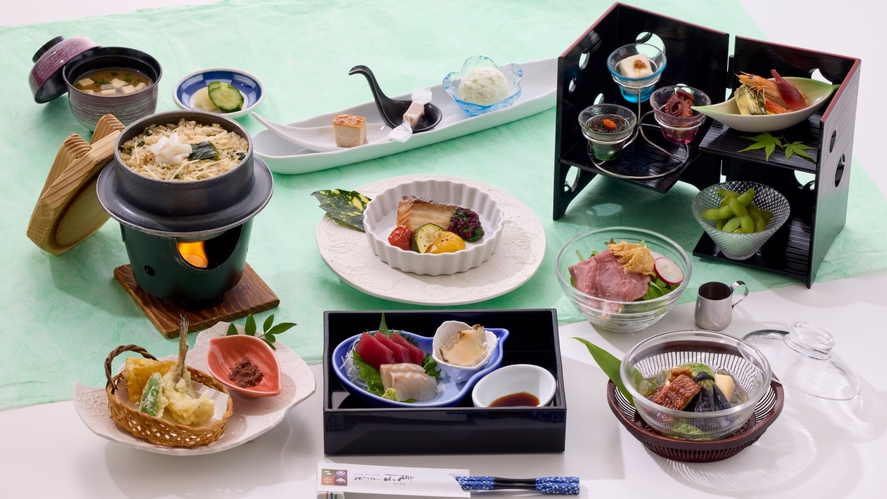 【日帰り】★夏を彩る「旬夏うまいもん会席」★新潟の夏野菜、マグロ・すずき・鮑のお造りを堪能