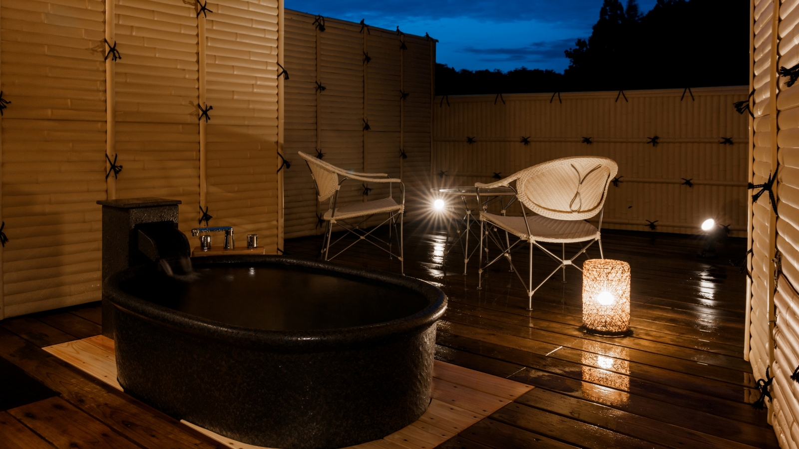 【温泉露天風呂付桐和モダン付客室】