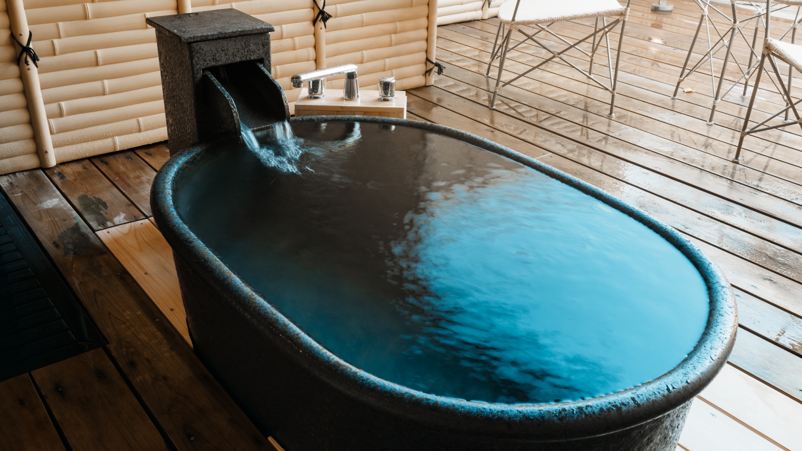 【温泉露天風呂付桐和モダン付客室】