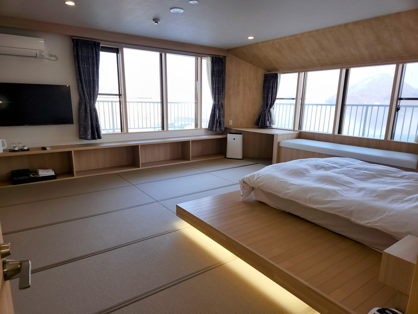 【客室】＜最上階＞特別室130平米/4名【禁煙】