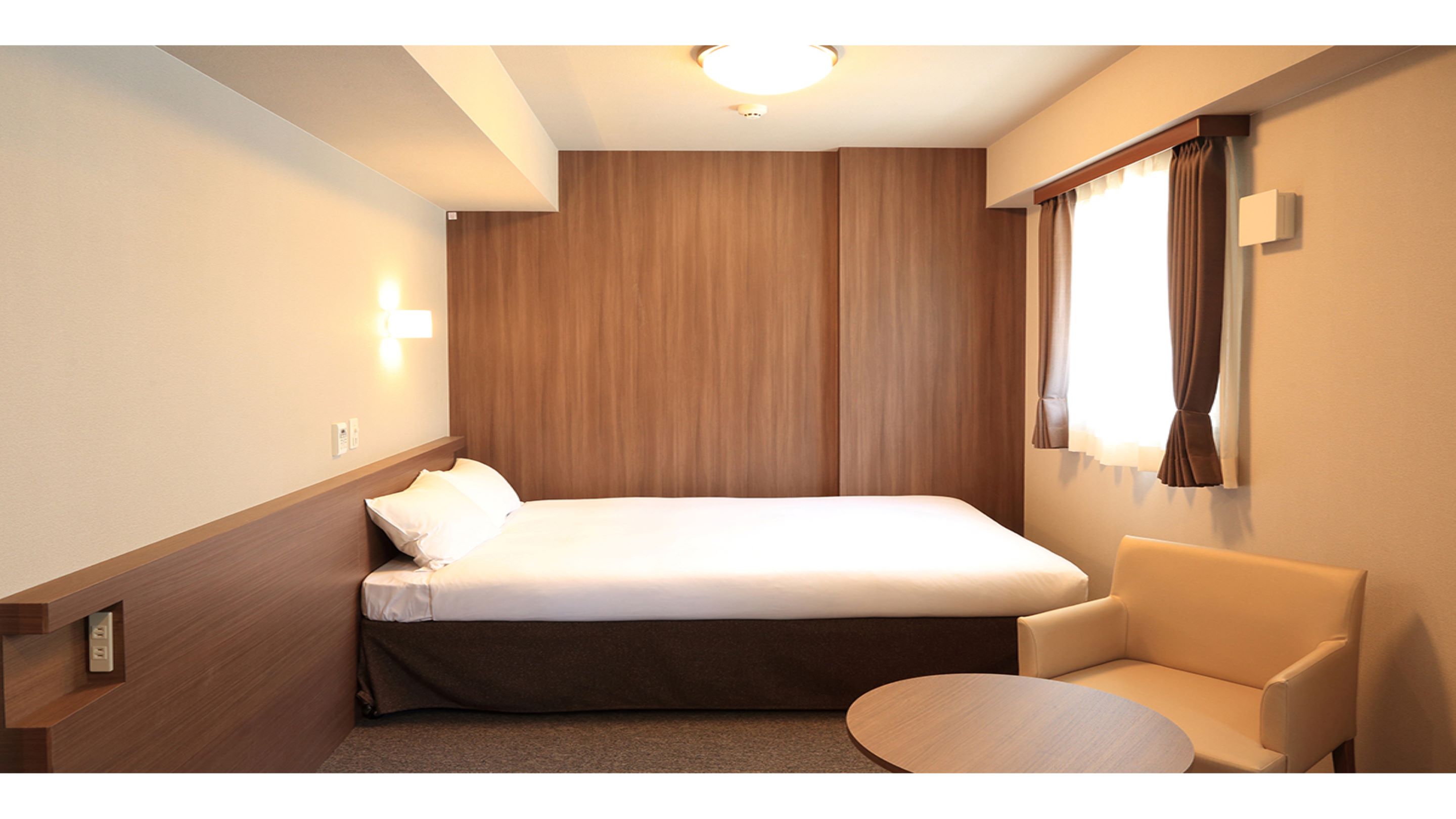 客室【ユニバーサルルーム】1～2名利用　ベッド幅：140CM、110CM