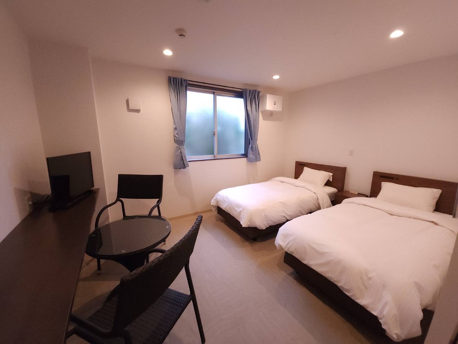 ＜個室素泊＞石垣島中心の好立地！観光やビジネスに最適な拠点でゆったりステイ（レンタカー割引付）