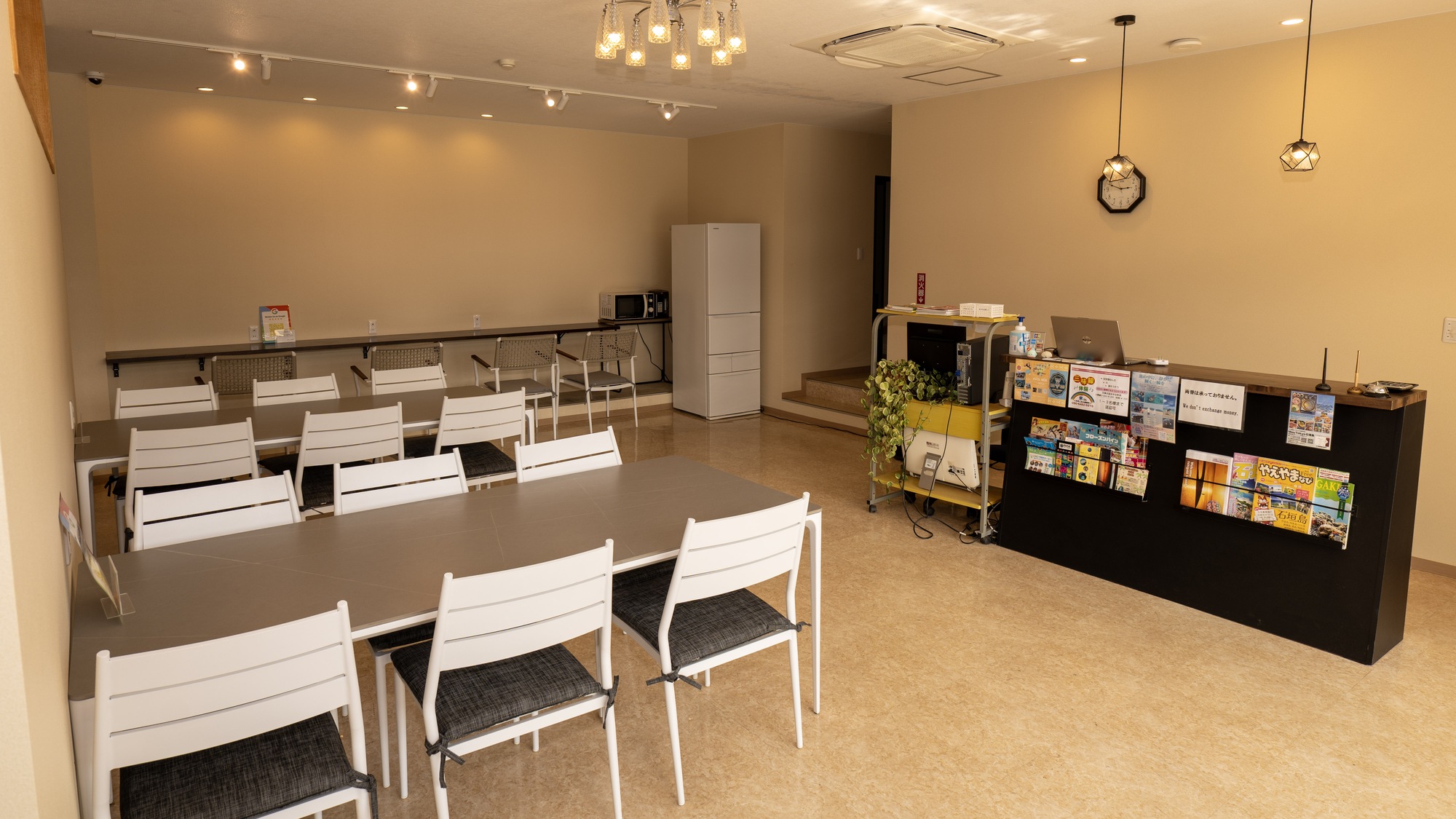 ・【フロント】冷蔵庫や電子レンジ、給湯器を自由にご利用いただけます