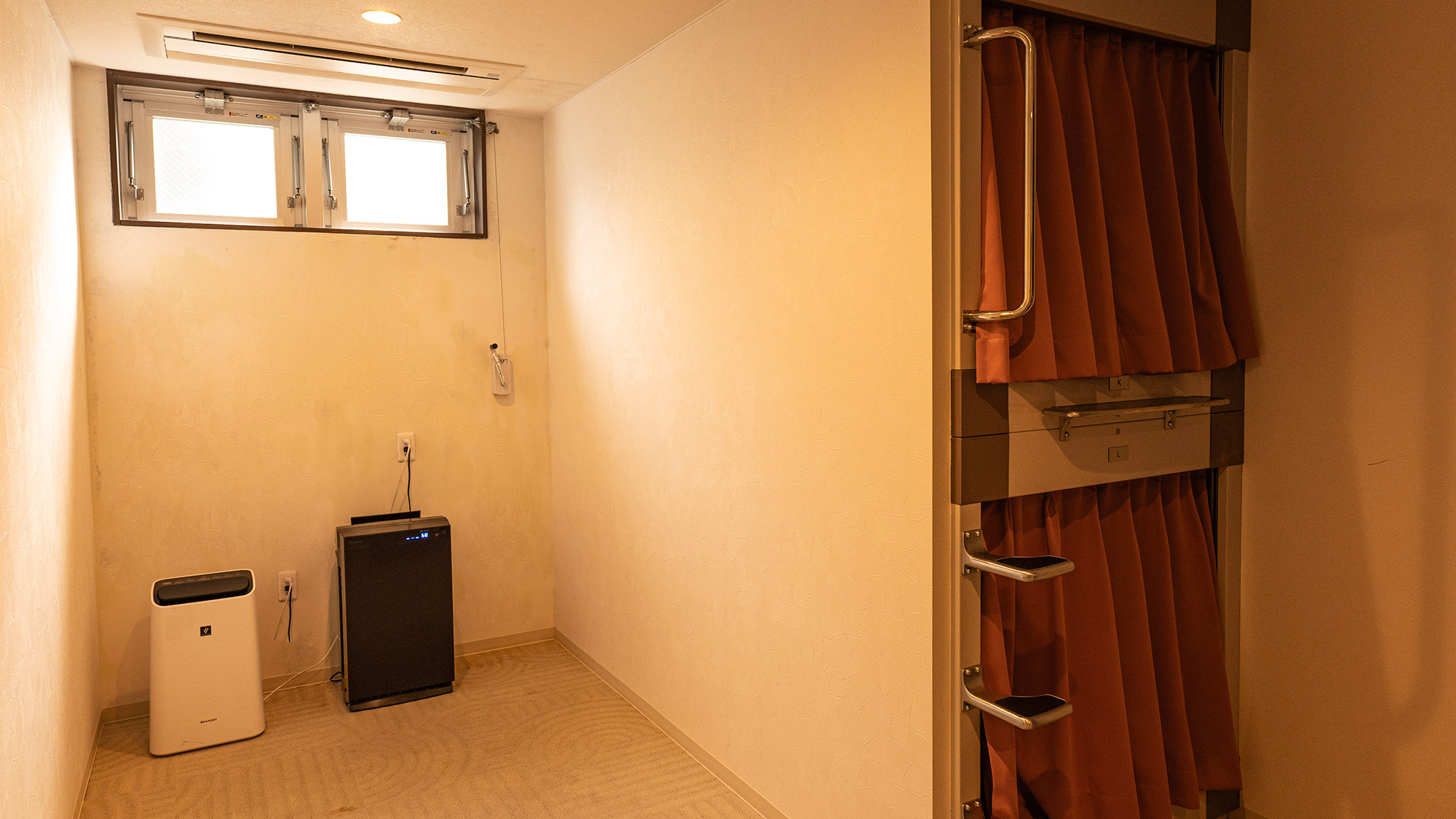 ・【カプセルルーム】空気清浄機を設置しており快適にお過ごしいただけます