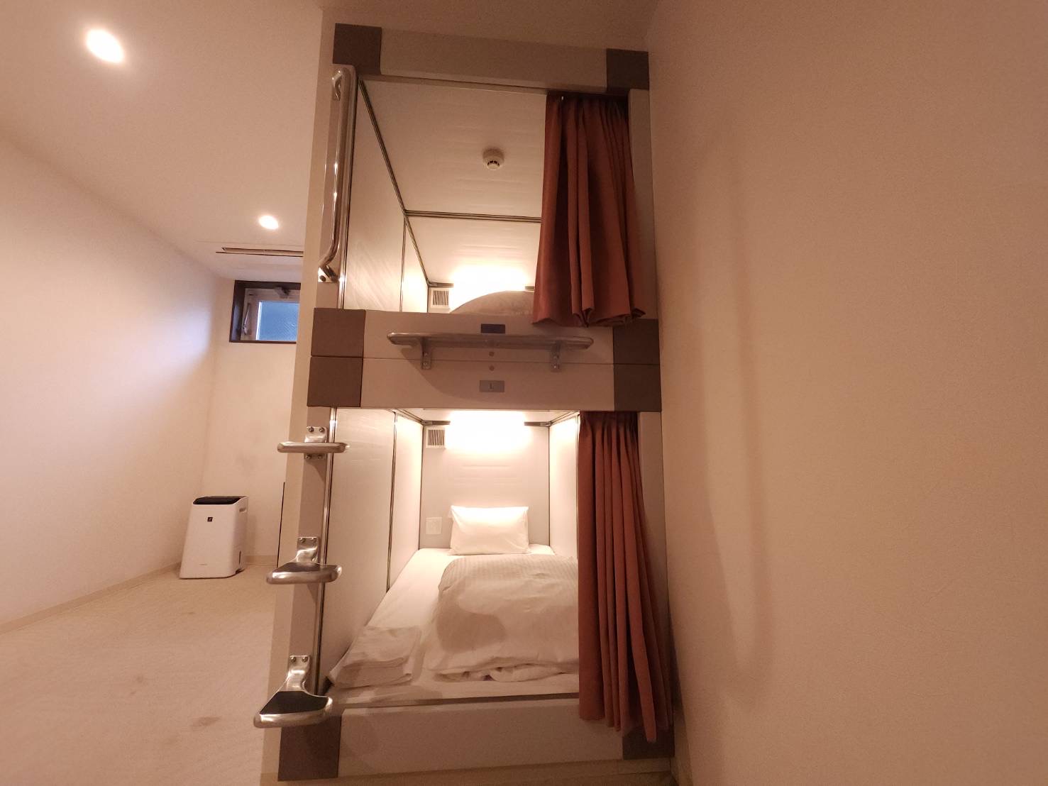 カプセルルーム女性専用(1名様まで）【禁煙】
