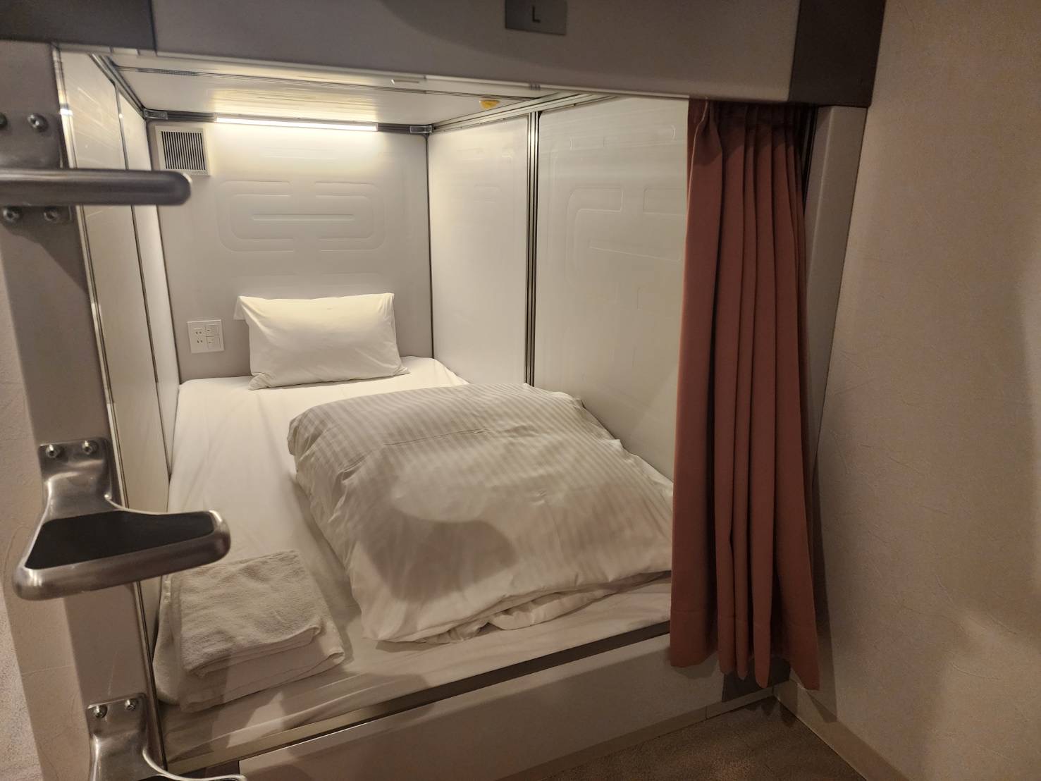 カプセルルーム女性専用(1名様まで）【禁煙】