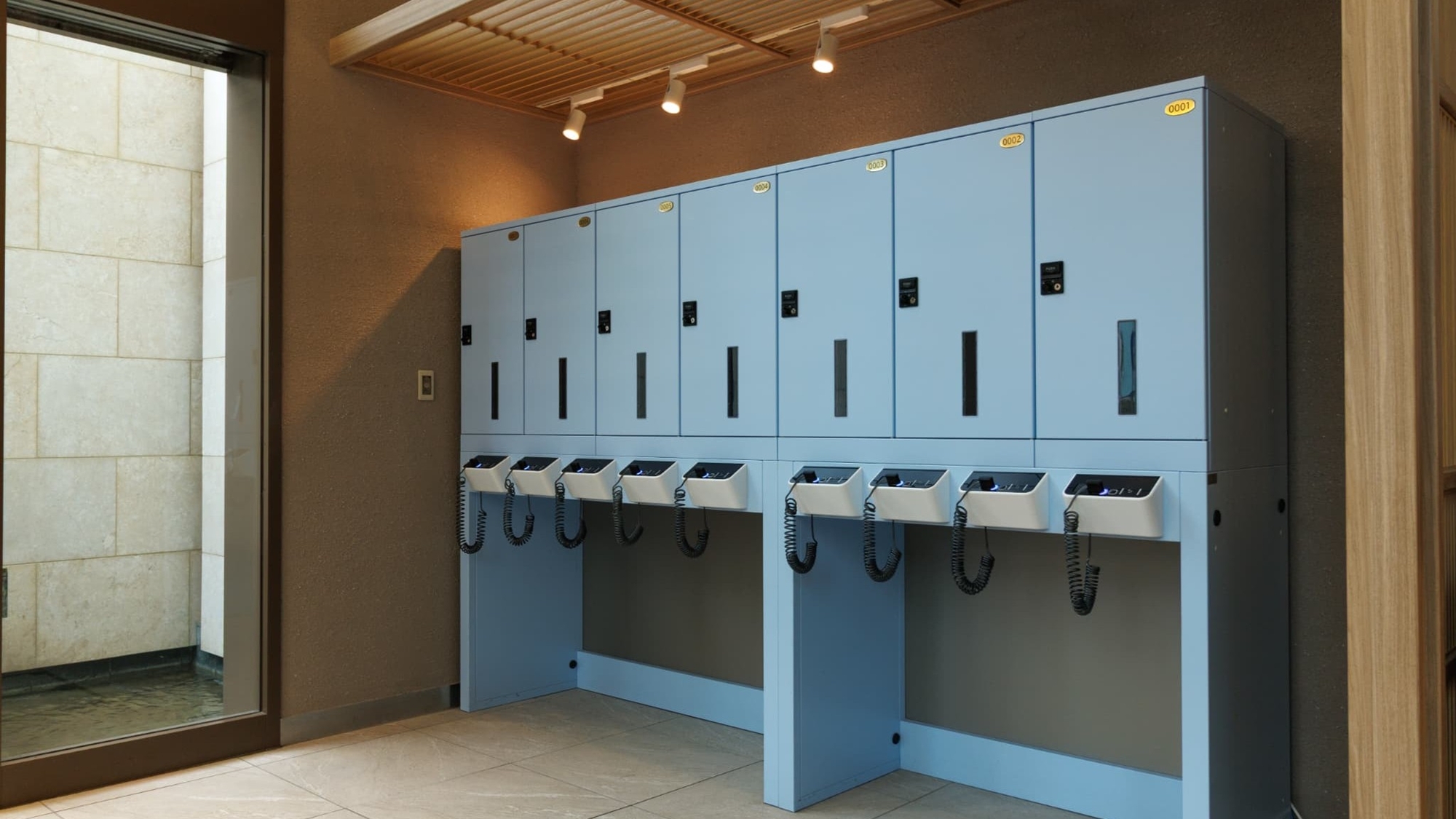 セルフロッカー