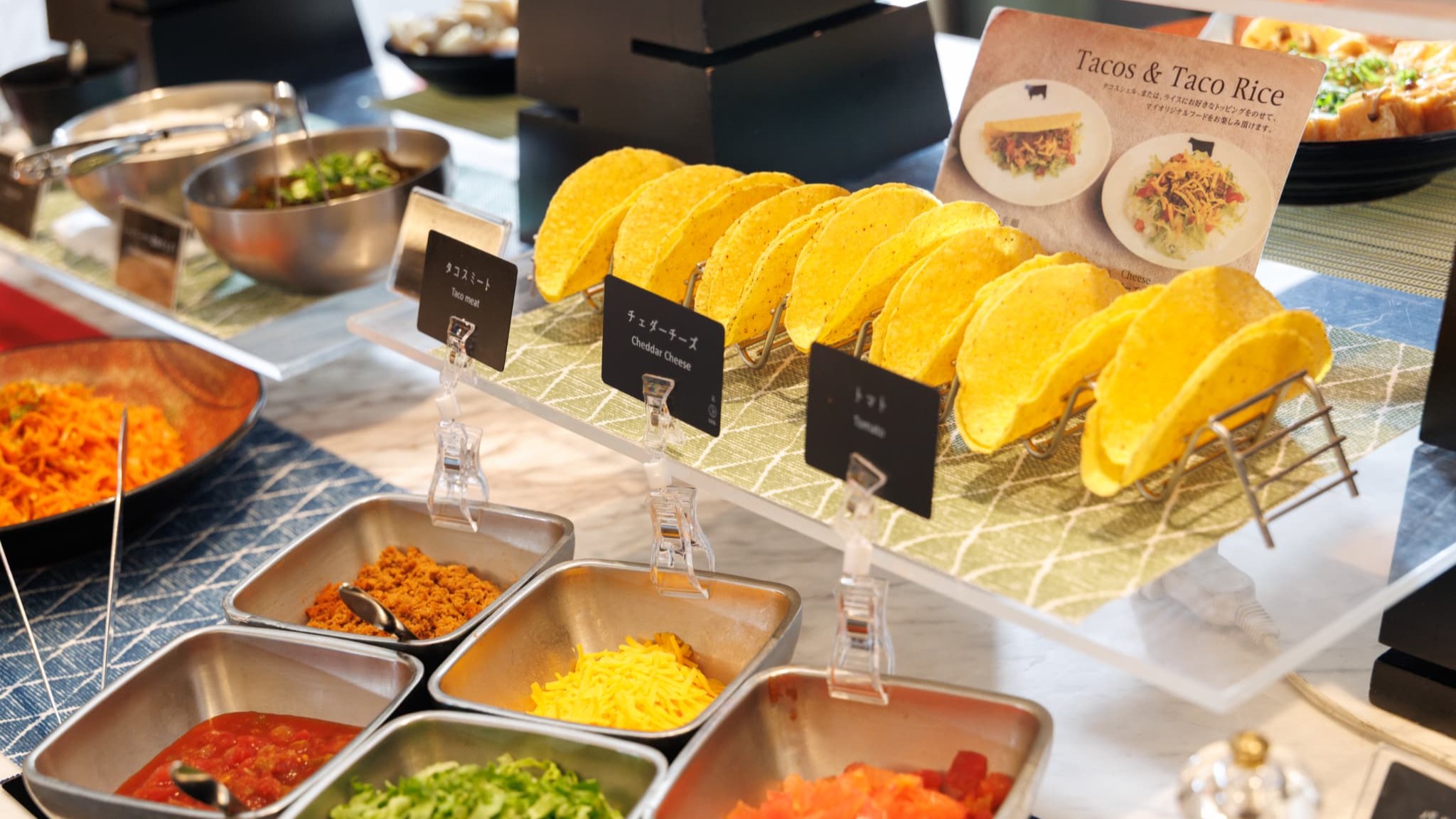 ご朝食 ｜ 色鮮やかな料理で一日の元気をチャージ！