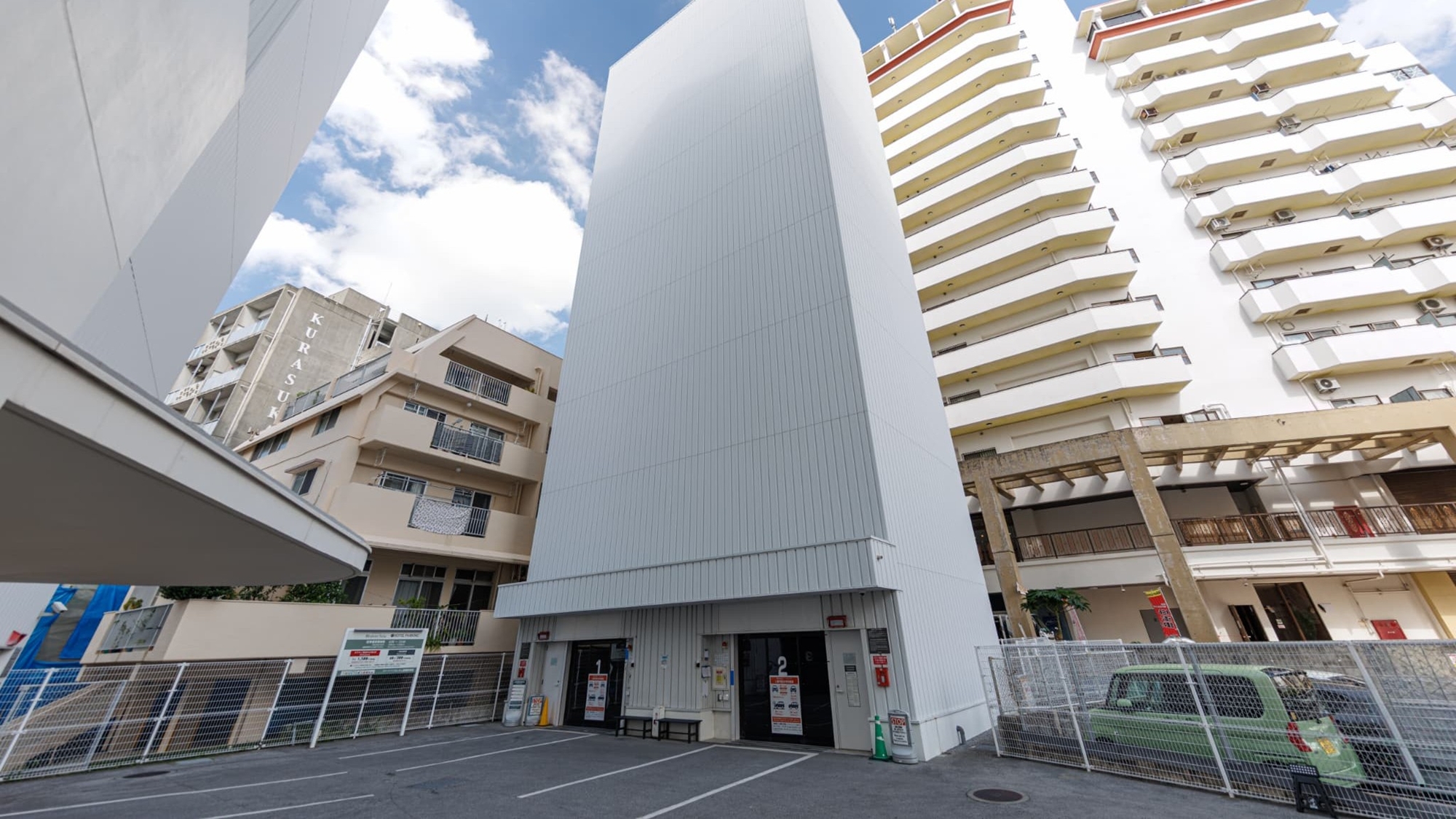 駐車場｜お車でお越しの方も駐車場の心配なく、ご宿泊やレストランでのお食事がお楽しみいただけます。