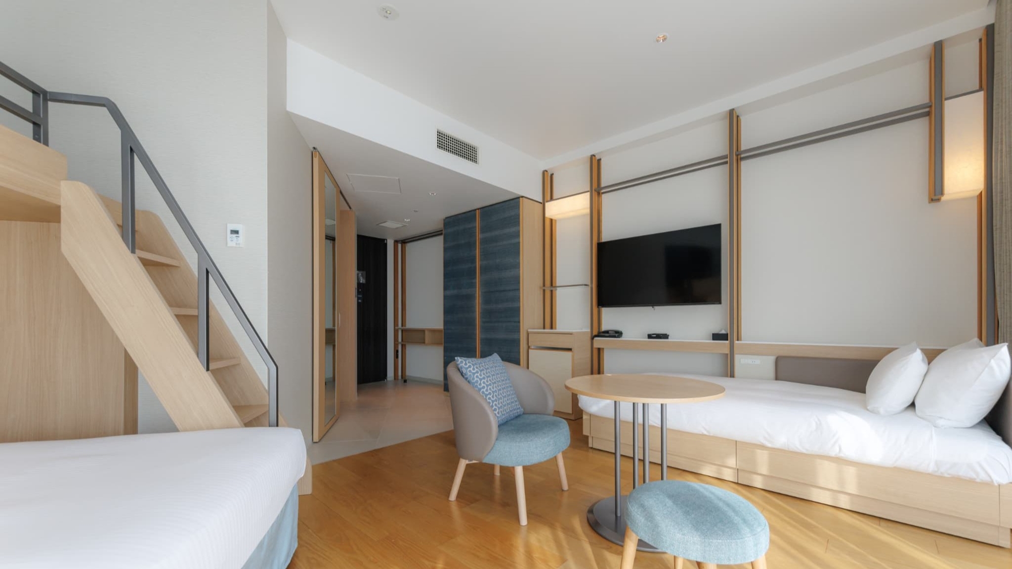 ファミリールーム｜33㎡｜Wi-Fi完備 /洗い場付バスルーム