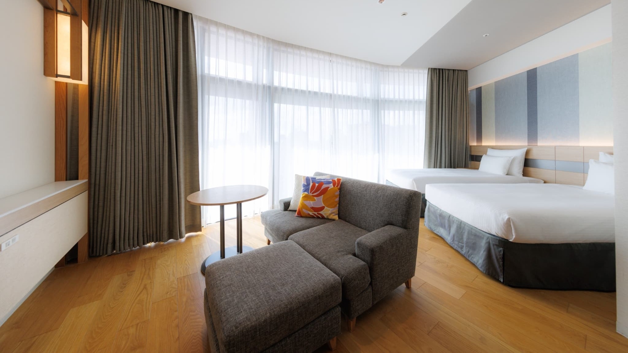 デラックスツイン｜33㎡｜120cm幅ベッド2台｜洗い場付バス・トイレ別