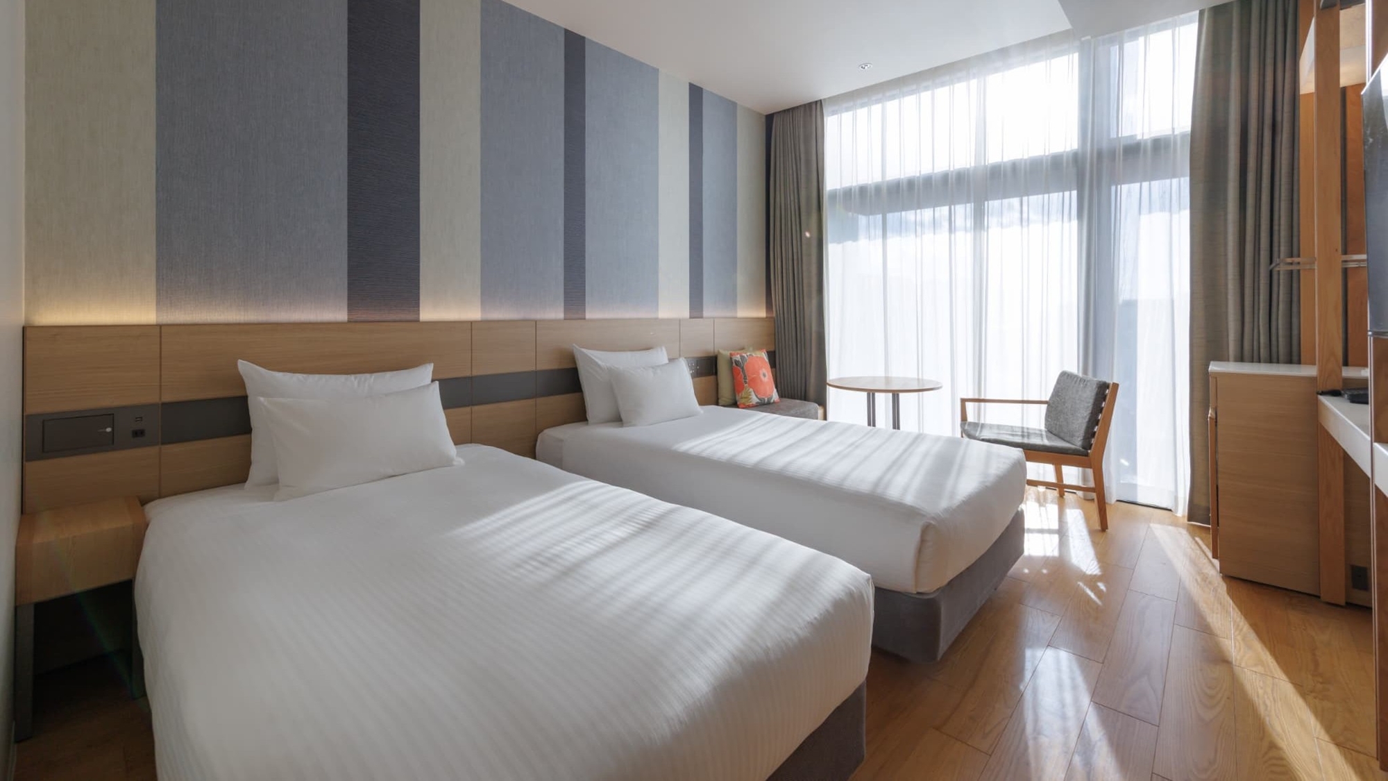 スーペリアツイン｜26㎡｜120cm幅ベッド2台｜洗い場付バス・トイレ別